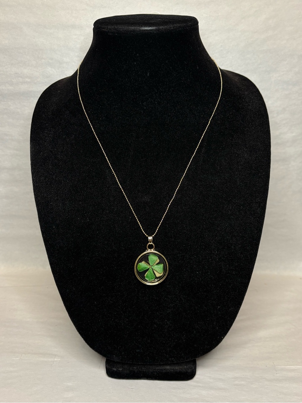 4-Leaf Clover Display Pendant on Chain/Necklace #6032